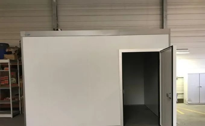 قواطع ساندوتش بنل