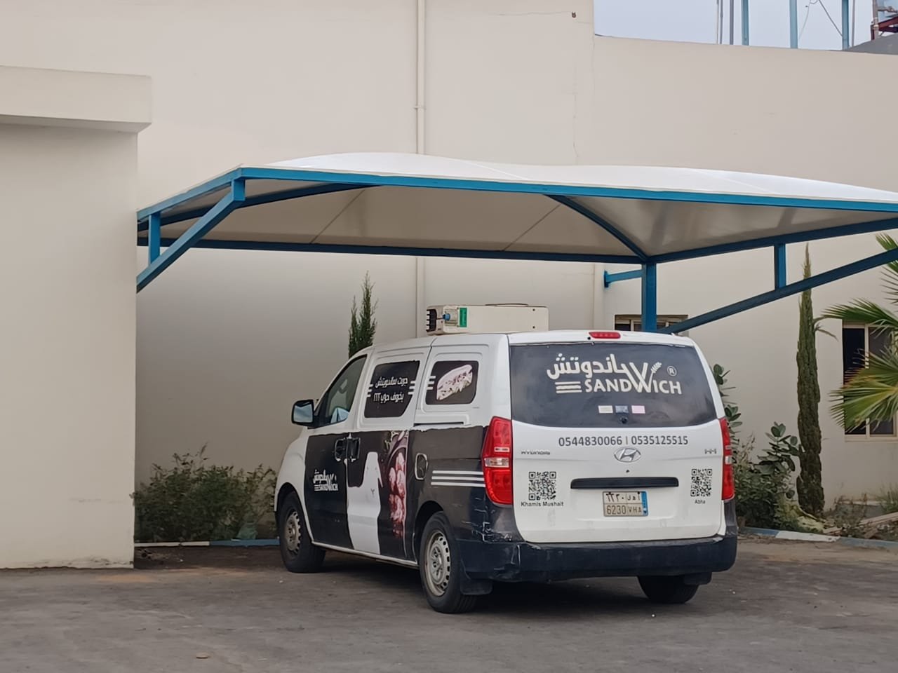 مظلات سيارات داخلية