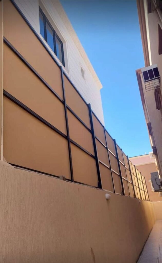 فني تركيب سواتر قماش جيزان