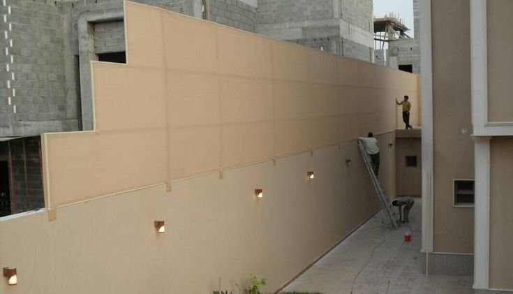 تصميم سواتر PVC عصرية تناسب واجهات المنازل.