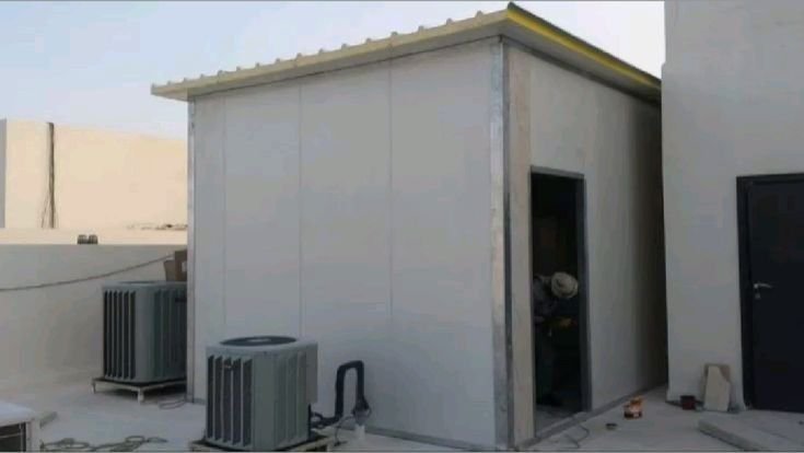 غرف جاهزة ساندوتش بانل للاستخدام السكني والتجاري في جازان.