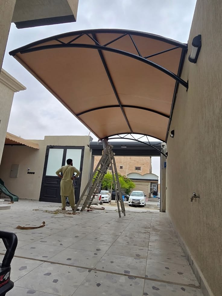 مظلة مدخل منزل خارجية مقاومة للشمس في جيزان