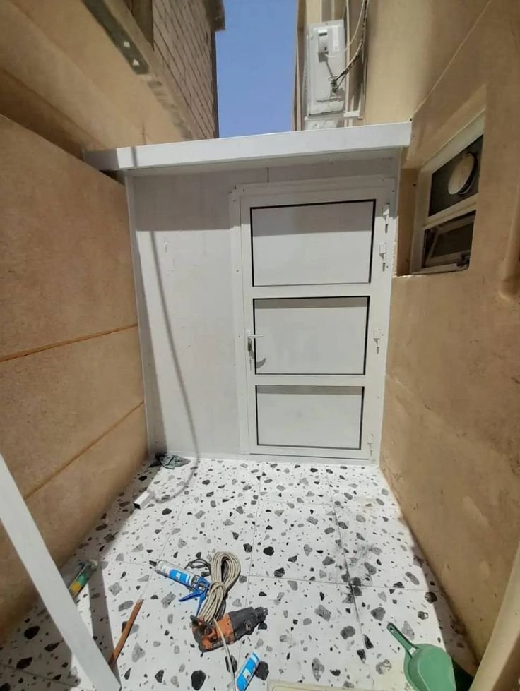 أفضل حلول غرف ساندوتش بانل جيزان للمشاريع والمنشآت.