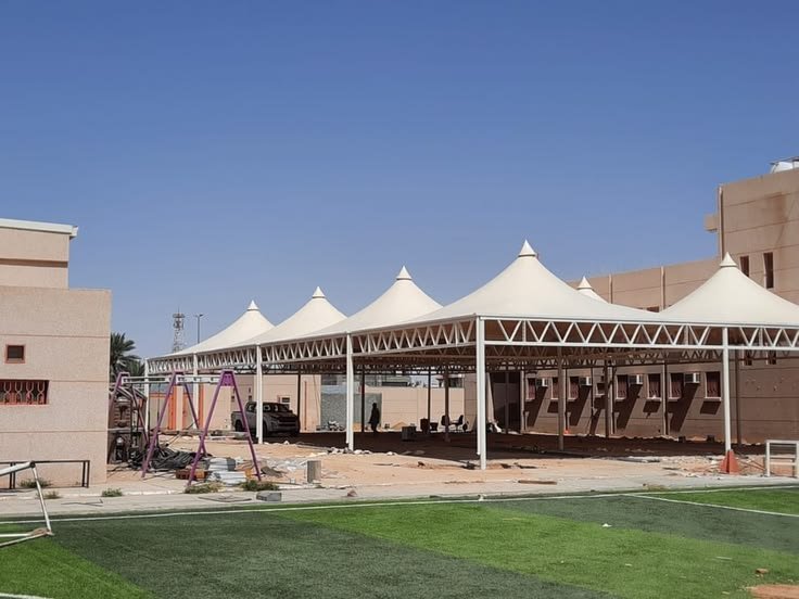 مظلات ملاعب المدارس الخارجية في جازان لتوفير بيئة آمنة